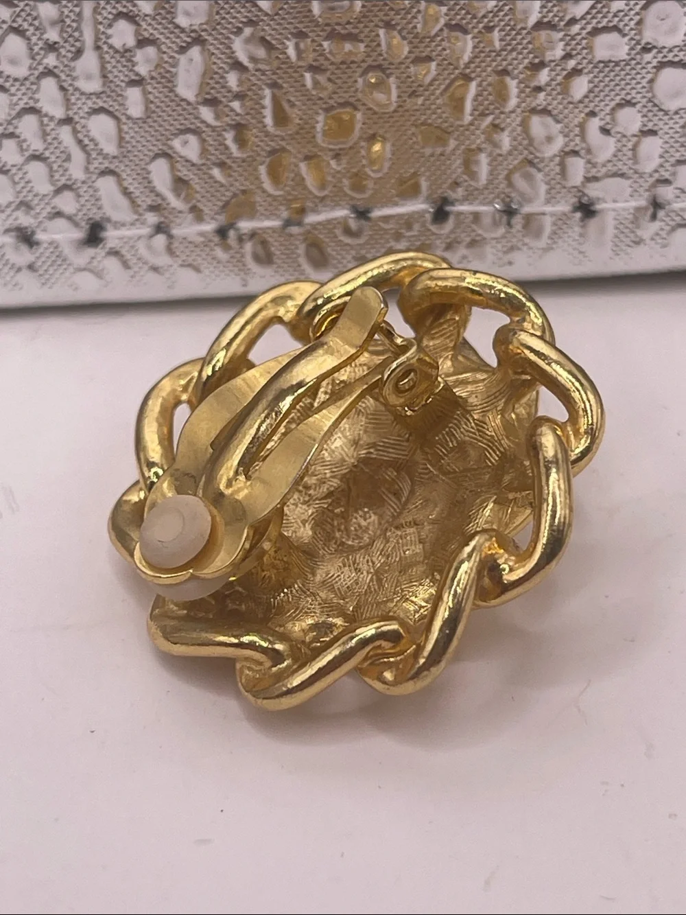 07.08.26-6 Vintage Goldtone Lion Head Statement Clip-On Earrings